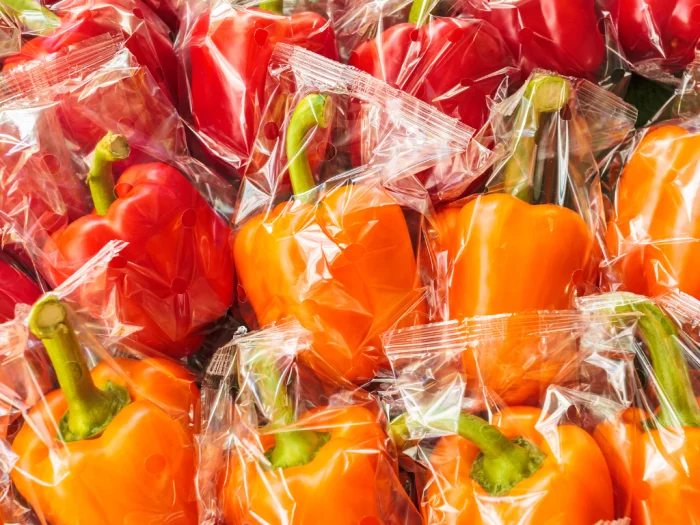 Verpacken von Lebensmitteln in OPP-Folie mit Mikroperforierung